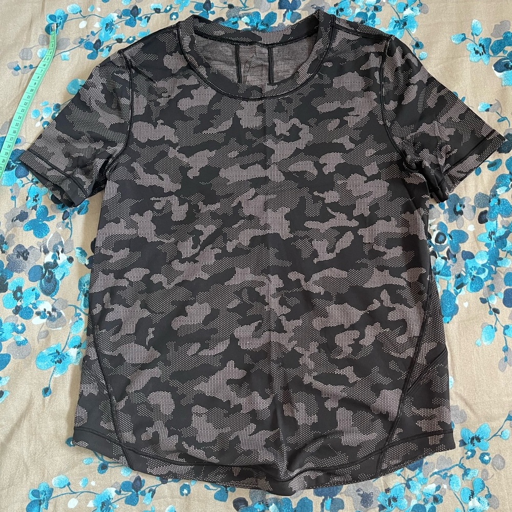 Lululemon long distance short sleeve